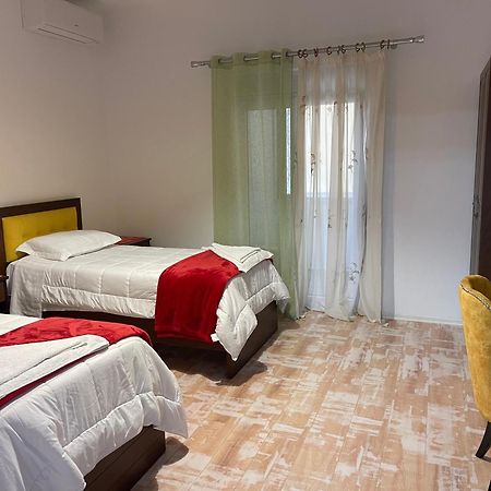 Hotel Vila C Plus Plus Berat Eksteriør billede