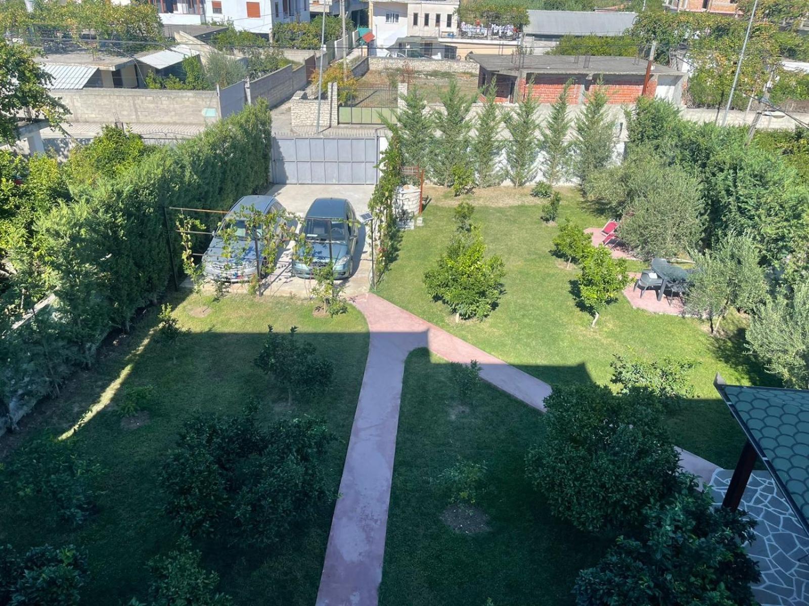 Hotel Vila C Plus Plus Berat Eksteriør billede